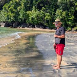 Man beachte die Farben des Sandes