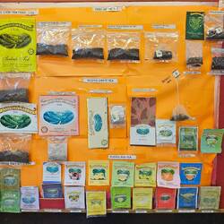 Die zur Schau Stellung der exquisiten Teesorten.