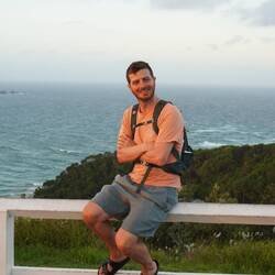 Hinger links: Julians Rock