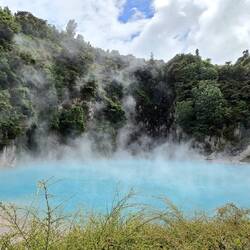 Lac du cratère Inferno (Inferno Crater Lake)