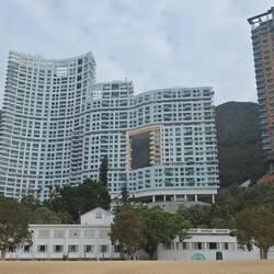 Das berühmte Haus mit dem Loch