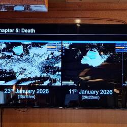 Steffen zeigt uns noch ein Bild vom Zerfall von EisbergA23a