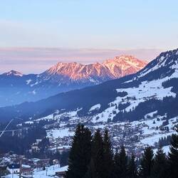 Blick vom Haus auf das Nebelhorn am Abend