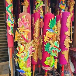 So rießige Räucherstäbchen habe ich bis jetzt auch noch nicht gesehen.