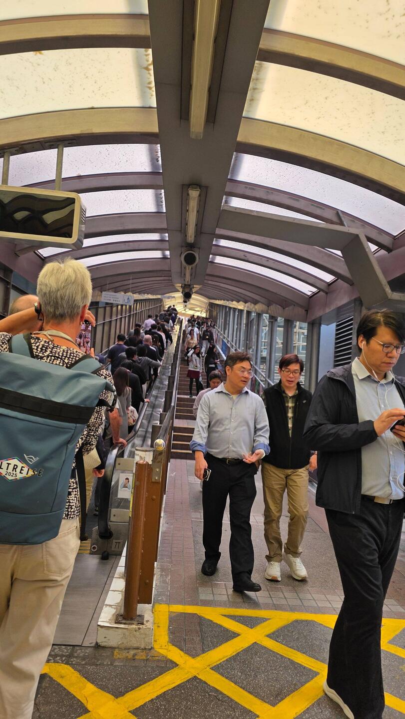 Ein kleiner Teil der längsten Rolltreppe der Welt