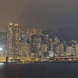 Wieder an den Wohnhäusern vorbei.