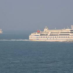 Jetzt sind wir gerade an der schmalsten Stelle