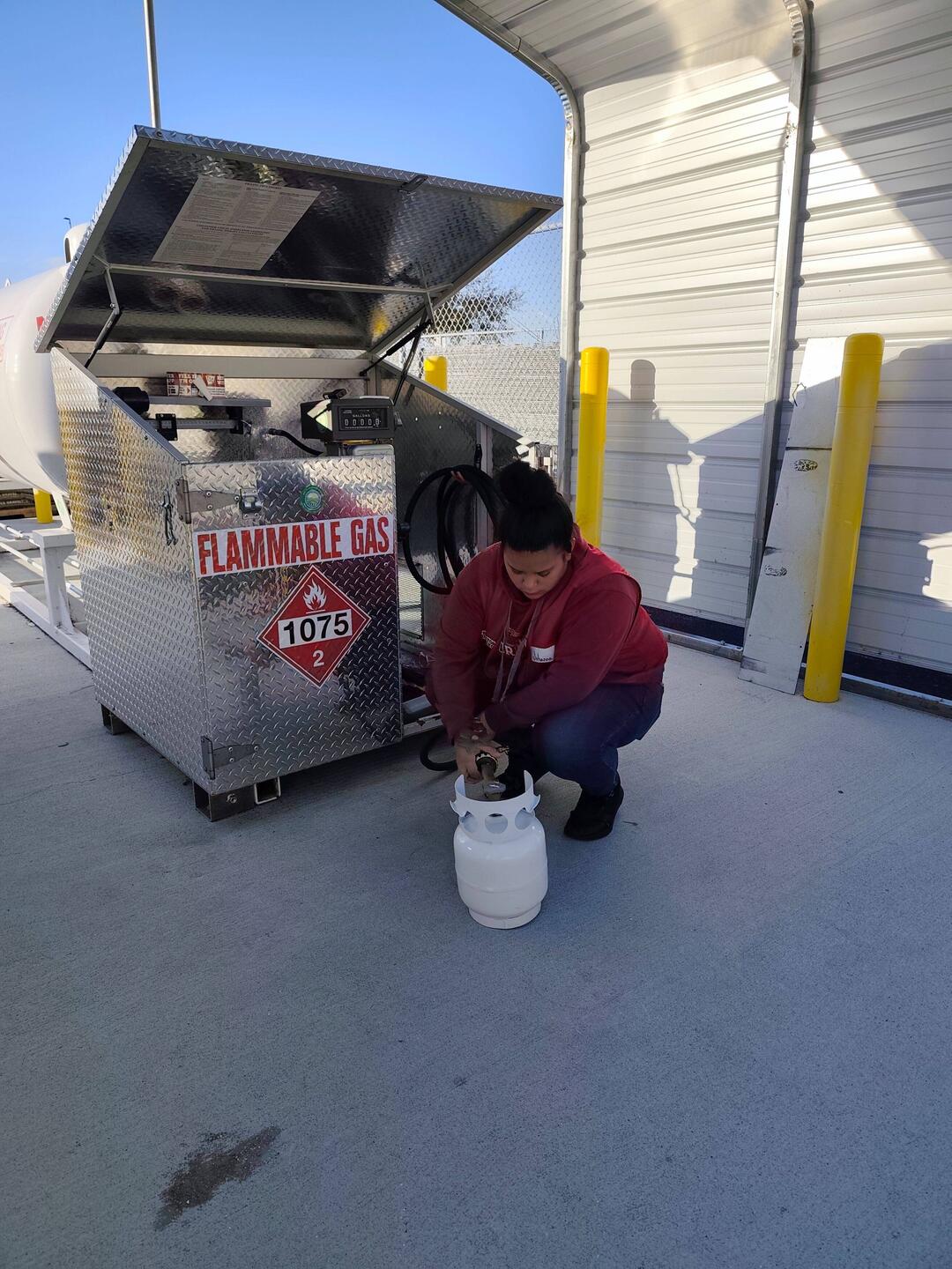 Letzte Gasfüllung. 1,24 Gallonen Propan. Beim Palatschinken machen gestern bei Silke ausegangen
