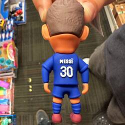 ... eine Messifigur mit der falschen Nummer! Die Jungs waren entsetzt!