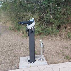 Wieder mal so ein Radreparierpfosten.