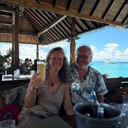 Am Weihnachtstag...- Apéro in der coolen Bar in Mustique! 😎🤩🥰