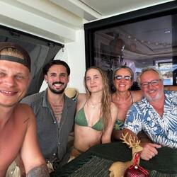 Fünf in guter Stimmung! 🤩😎