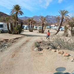 einer von drei riesigen Stellplätzen