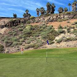 Dort oben ist der Abschlag!