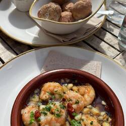 Schmatzofatzige Gambas und Papas arrugadas