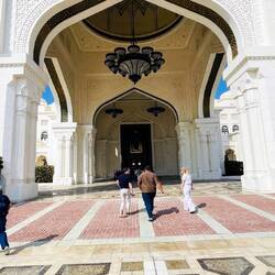 Un viaje visual por la grandeza de los Emiratos.