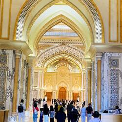 Cada cúpula cuenta una historia de perfección geométrica.