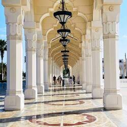 Un ejemplo supremo de hospitalidad emiratí institucional.