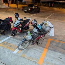 So sehen die fahrenden Suppenküchentransporte nach Feierabend aus...