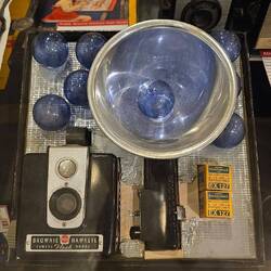 1 Birne 1 Schuss 1 Blitz. Birne wechseln. Und von vorne.