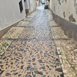 Viele Gassen führen nach unten ⬇️...