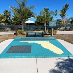 Die Anlagen leider alle abgesperrt - dringender Renovierungsbedarf; oder doch besser Abriss!