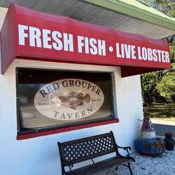 Gestärkt mit einer Muschelsuppe und einem Salat mit Krabben und als Nachtisch noch einen .....