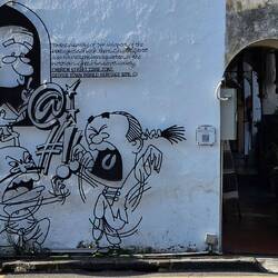 Graffitis nicht mehr erlaubt von UNESCO, darum Metalldrahtkunstwerke.