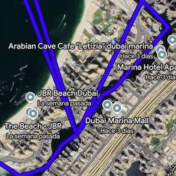 En pleno canal de Dubái Marina