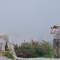 Das Wetter ändert sich schnell. Noch steht Jörg vor einer Wolkenwand ...