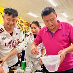 Schnaps aus der Plastikschüssel