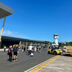 (Fuß) Weg zum Terminal ✈️