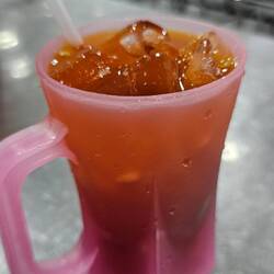 Und zur Stärkung gab es dann im Schatten einen Tee mit Zitrone.