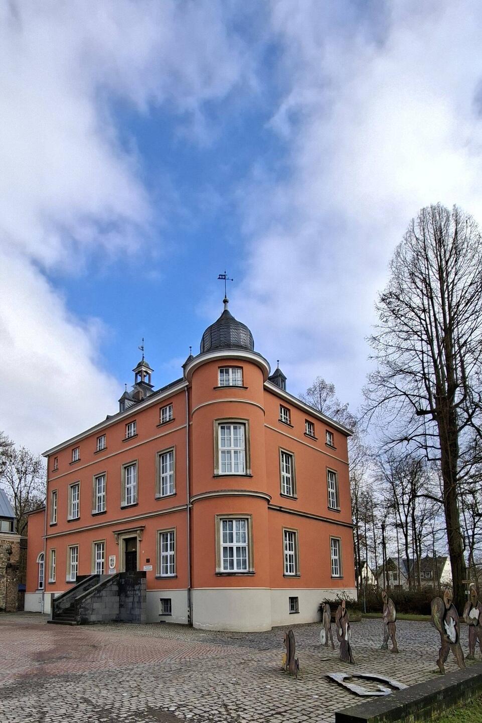 Start und Ziel, die Burg Wissem in Troisdorf.