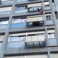 Sieht aus wie ein Balkon, ist aber nur Attrappe. Trotzdem vielseitig nutzbar