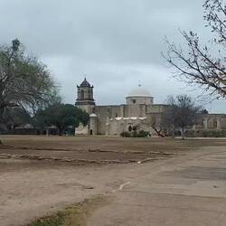 Die Glocke ist echt, nicht vom Band.