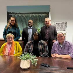 Besuch in der Botschaft von Zimbabwe am 18. November 2026, mit Botschafterin Alice Mashingaidze