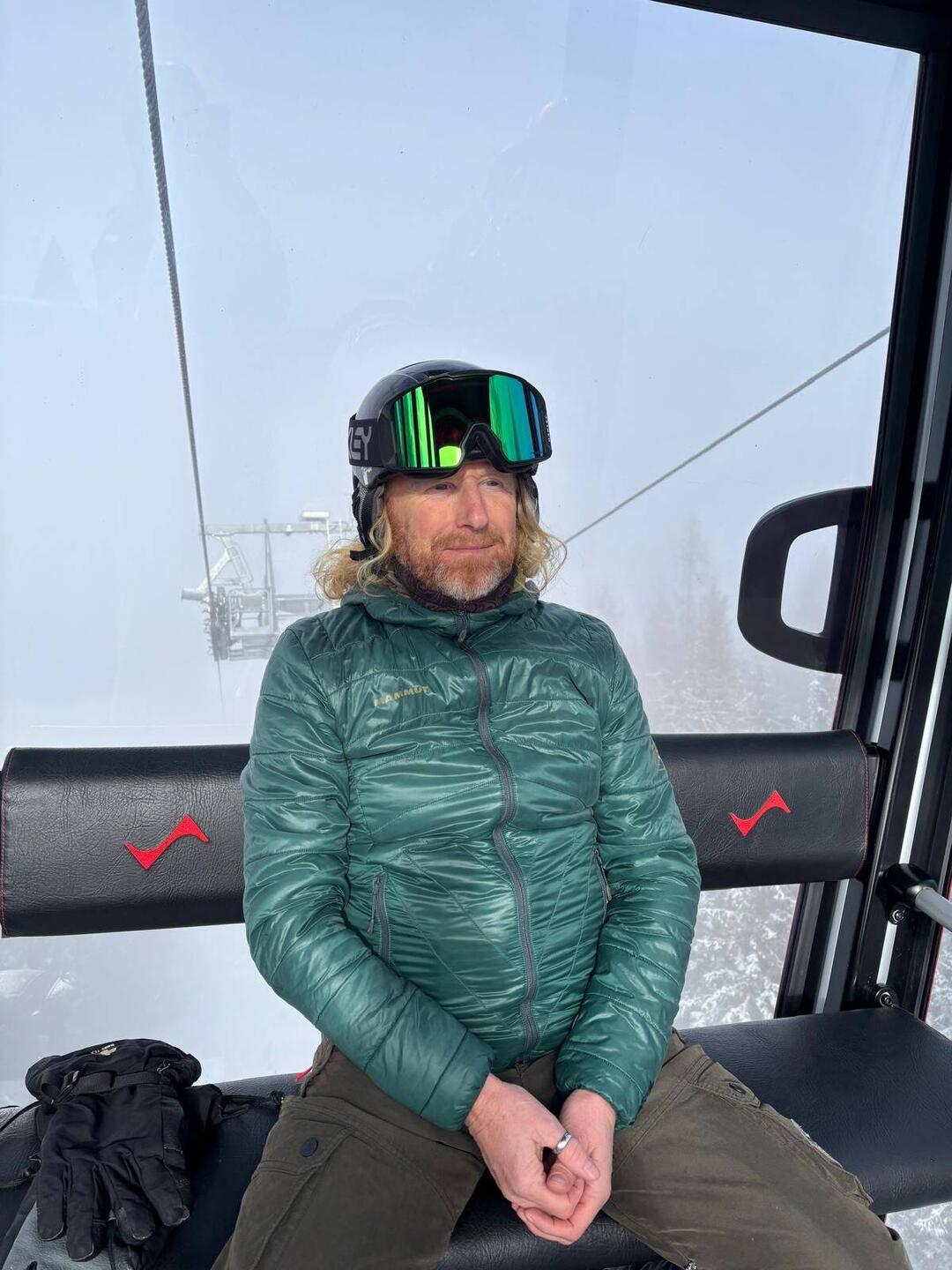 Durch die Wolkendecke der Sonne entgegen