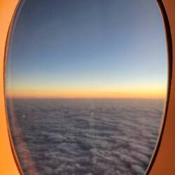 22 Stunden Reisezeit und irgenwie weiß man nicht mehr, ob gerade Sonnenuntergang oder -Aufgang ist