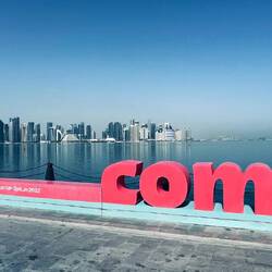 der Blick vom Hafen nach Dubai "Al Dafna", dem sich rasch entwickelnden Geschäftsviertel