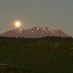 Und der Vollmond während der "Heimfahrt" (in echt natürlich 1000x schöner)