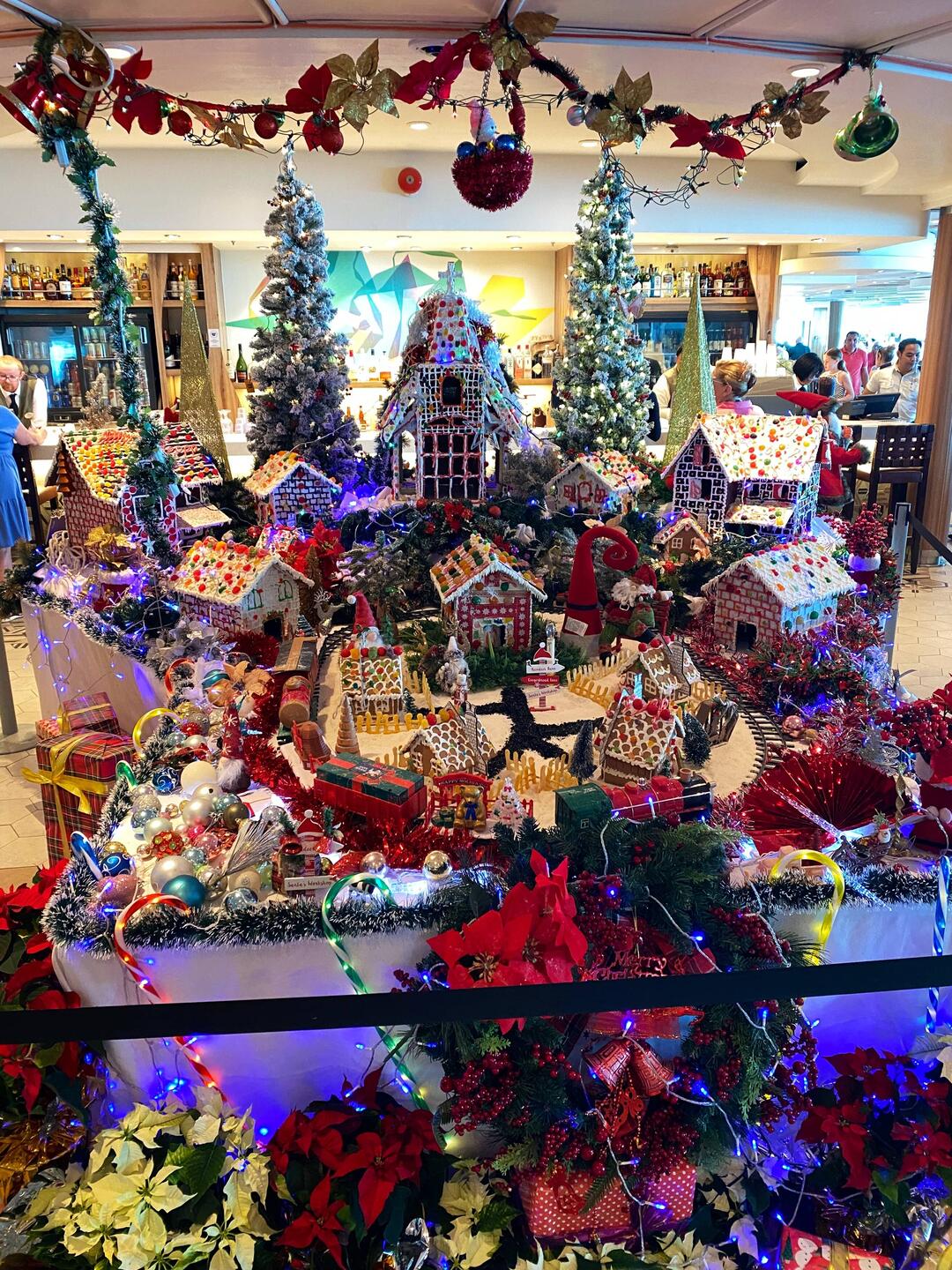 Weihnachtliche Deko auf dem Schiff