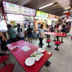 .. der Foodcorner im ersten Stock
