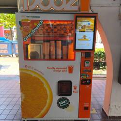Frischer O-Saft aus dem Automat für CHF 1.20 😄