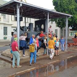 vor dem alten Bahnhof