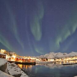 Wenigstens die Straßenbeleuchtung fällt nicht mehr so auf durch den Mond