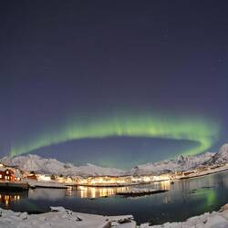 Ewig hing dieser Bogen über Kabelvåg. Habe Serienfotos für eine Filmsequenz daraus gemacht.