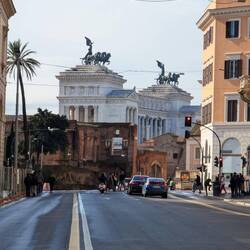 Wszystkie drogi, nawet te nowożytne, prowadzą do Forum Romanum