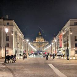 Watykan nocą
