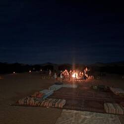 Nach dem Abendessen ließen wir den Tag am Lagerfeuer ausklingen